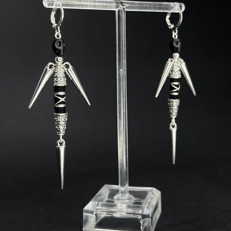 Skullie Earrings (black)